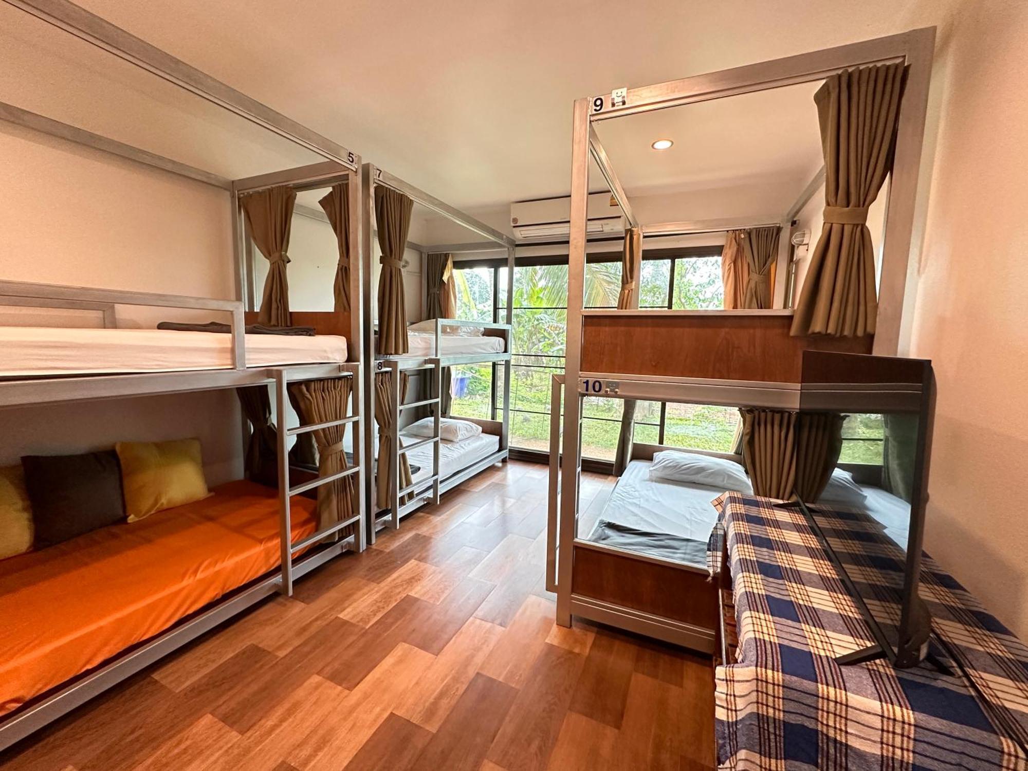 Sleep Soundly By The Sea Hotel Трат Екстериор снимка