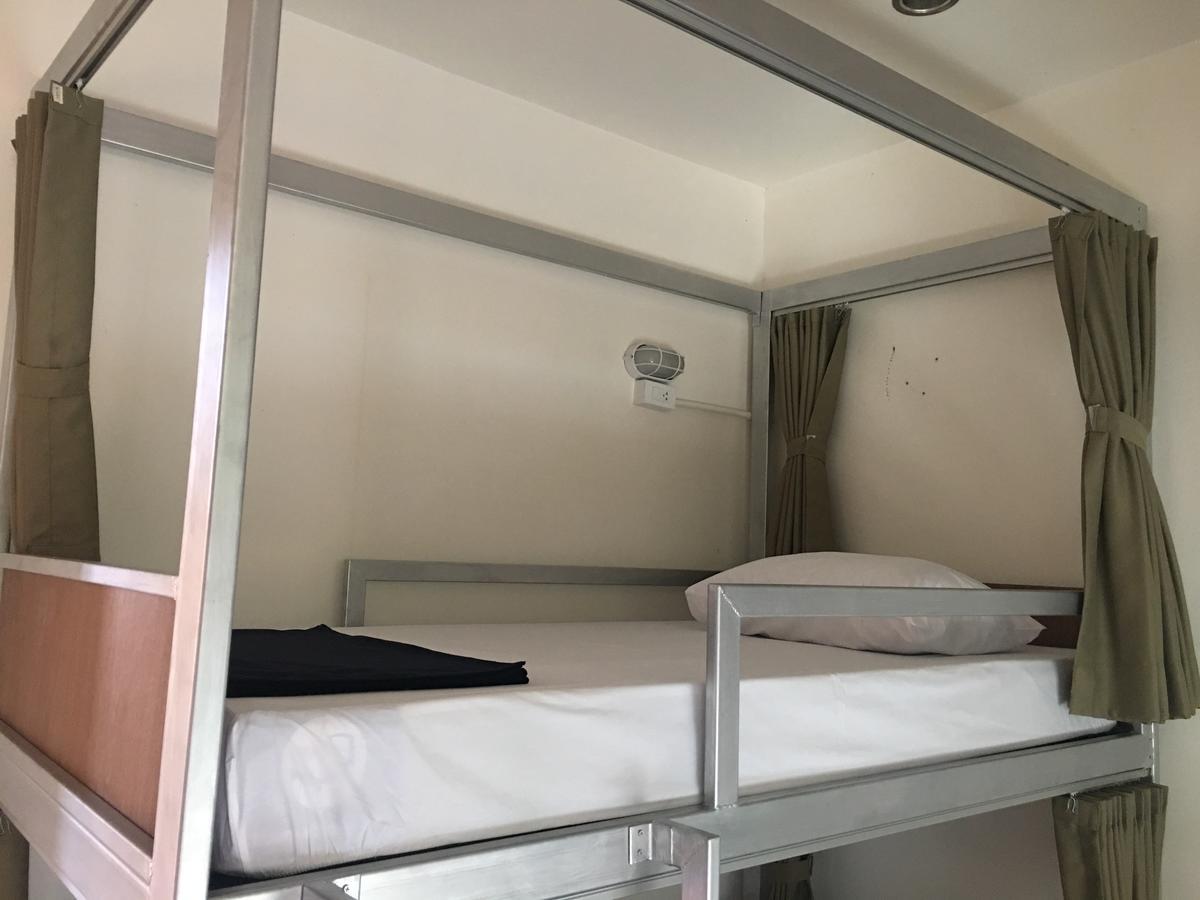 Sleep Soundly By The Sea Hotel Трат Екстериор снимка