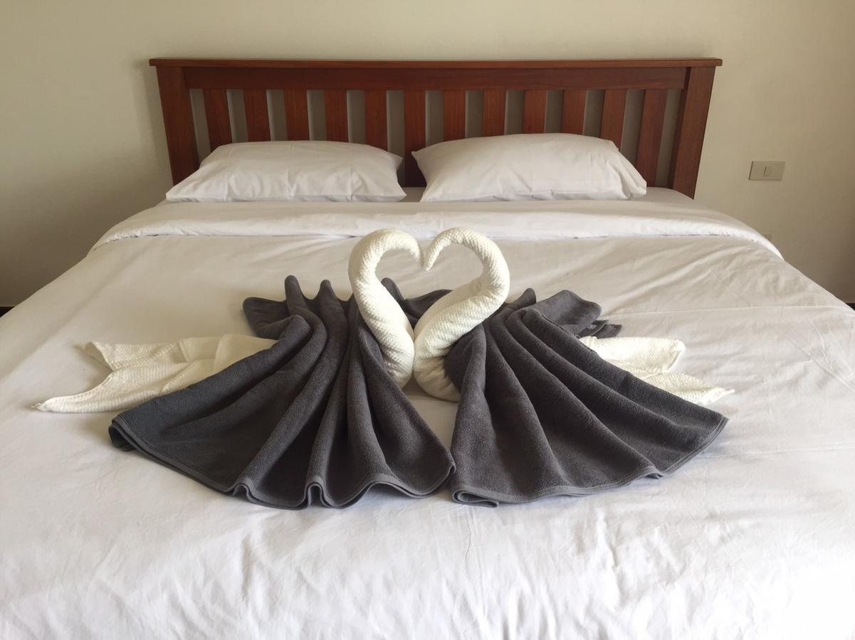 Sleep Soundly By The Sea Hotel Трат Екстериор снимка