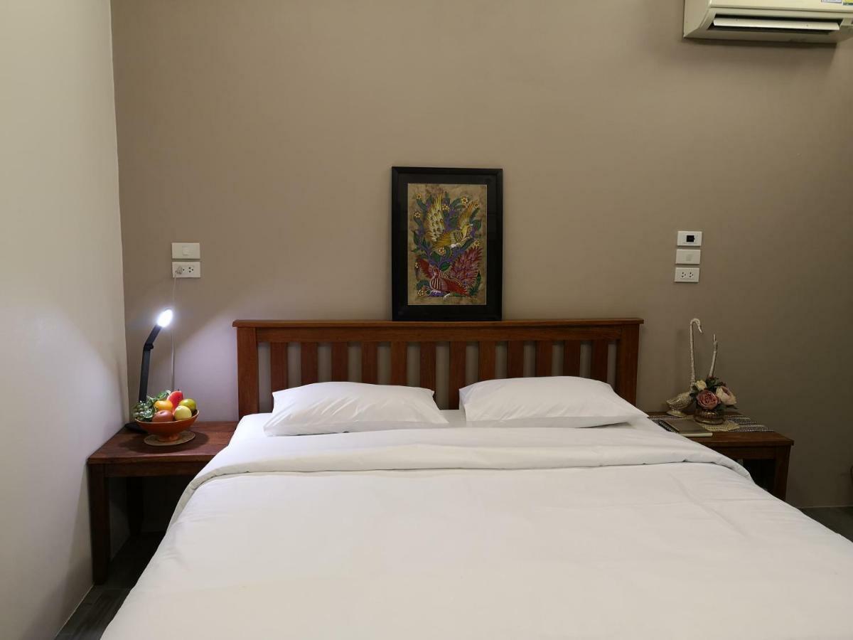 Sleep Soundly By The Sea Hotel Трат Екстериор снимка